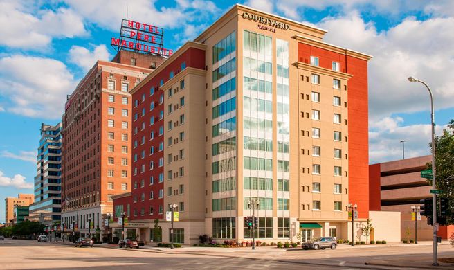 Courtyard by Marriott Peoria Downtown Exterior