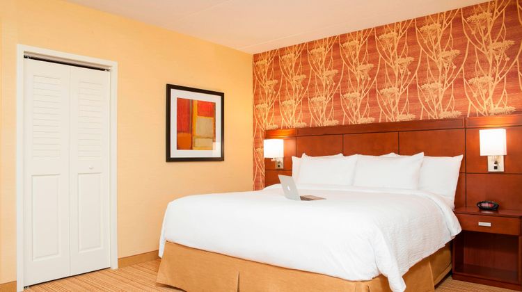 Courtyard by Marriott Peoria Downtown Room