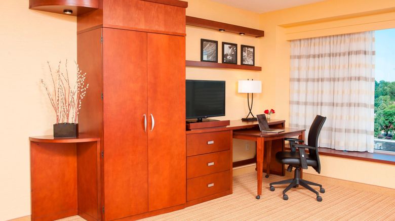 <b>Courtyard by Marriott Peoria Downtown Suite</b>. Images powered by <a href="https://www.leonardoworldwide.com/" title="Leonardo Worldwide" target="_blank">Leonardo</a>.