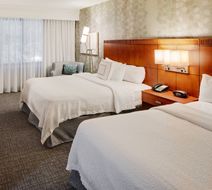 Courtyard Pittsburgh Waterfront Room