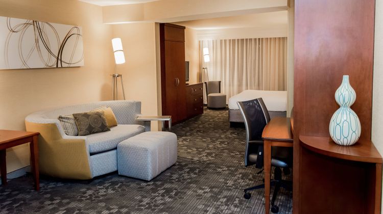 Courtyard by Marriott Lafayette Suite