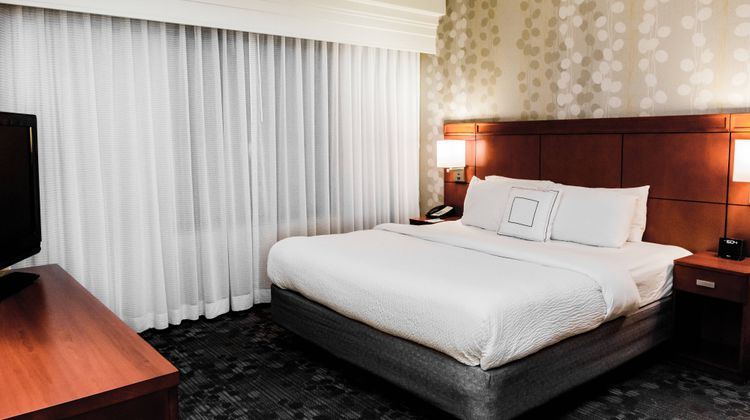 Courtyard by Marriott Lafayette Suite