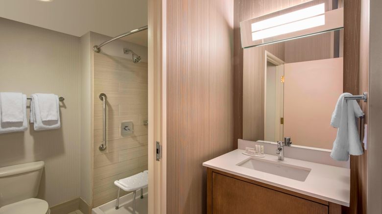 <b>Courtyard Green Valley Marriott Room</b>. Images powered by <a href="https://www.leonardoworldwide.com/" title="Leonardo Worldwide" target="_blank">Leonardo</a>.