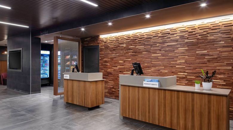 <b>Courtyard by Marriott Tri-Cities Airport Lobby</b>. Images powered by <a href="https://www.leonardoworldwide.com/" title="Leonardo Worldwide" target="_blank">Leonardo</a>.