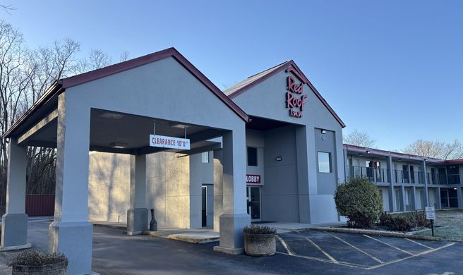 HomeTowne Studios Hagerstown Exterior