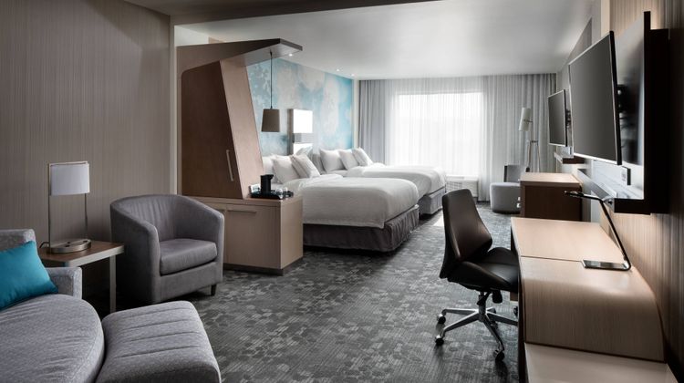 Courtyard By Marriott Pullman Suite