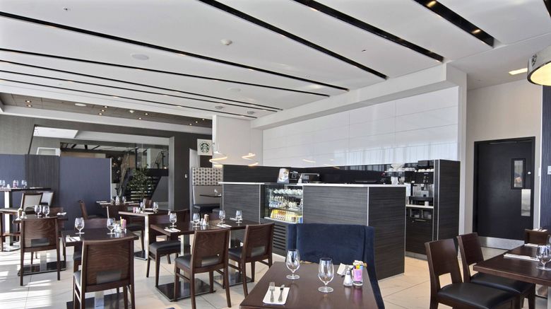 <b>Courtyard by Marriott Quebec City Restaurant</b>. Images powered by <a href="https://www.leonardoworldwide.com/" title="Leonardo Worldwide" target="_blank">Leonardo</a>.