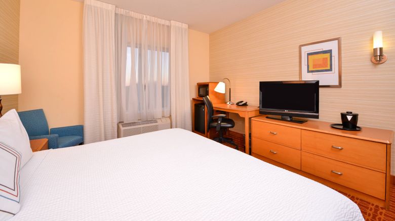 <b>Fairfield Inn & Suites White Marsh Room</b>. Images powered by <a href="https://www.leonardoworldwide.com/" title="Leonardo Worldwide" target="_blank">Leonardo</a>.