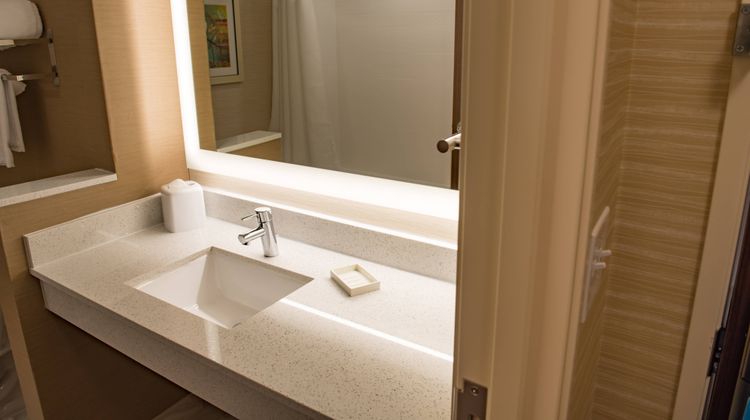 Fairfield Inn & Suites Anderson Room