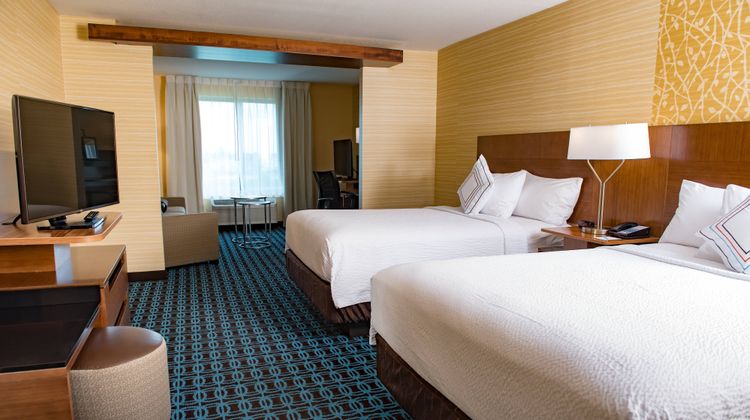 Fairfield Inn & Suites Anderson Room