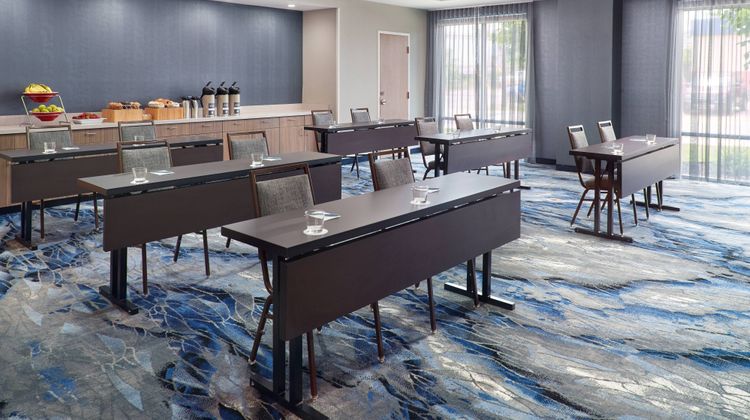 Fairfield Inn & Suites-University Area Meeting