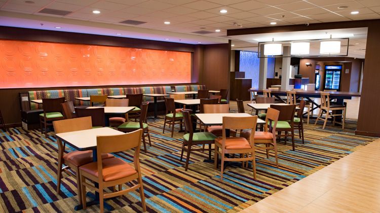 Fairfield Inn & Suites Anderson Restaurant
