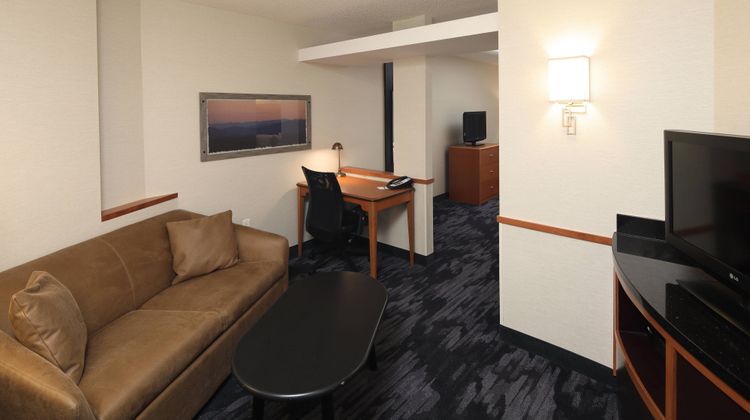 Fairfield Inn & Suites Millville Room