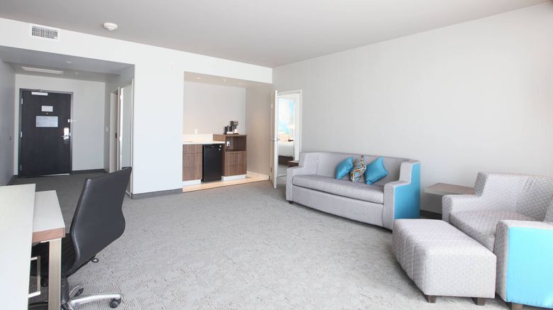 <b>Courtyard Montreal Brossard Room</b>. Images powered by <a href="https://www.leonardoworldwide.com/" title="Leonardo Worldwide" target="_blank">Leonardo</a>.