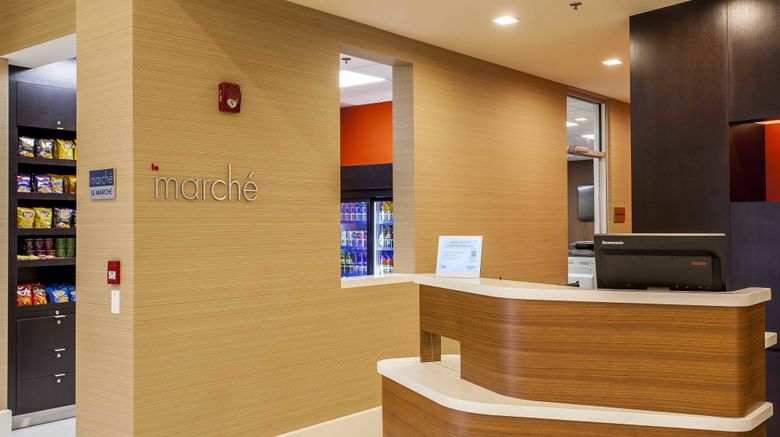 <b>Courtyard Montreal West Island/Baie D'Ur Lobby</b>. Images powered by <a href="https://www.leonardoworldwide.com/" title="Leonardo Worldwide" target="_blank">Leonardo</a>.
