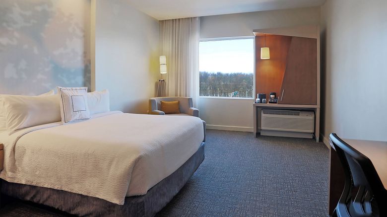 <b>Courtyard Montreal West Island/Baie D'Ur Room</b>. Images powered by <a href="https://www.leonardoworldwide.com/" title="Leonardo Worldwide" target="_blank">Leonardo</a>.