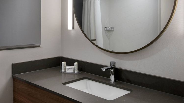 Fairfield Inn & Suites Williamstown Room