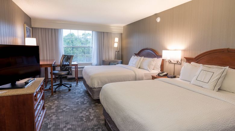 <b>Courtyard by Marriott Chapel Hill Room</b>. Images powered by <a href="https://www.leonardoworldwide.com/" title="Leonardo Worldwide" target="_blank">Leonardo</a>.