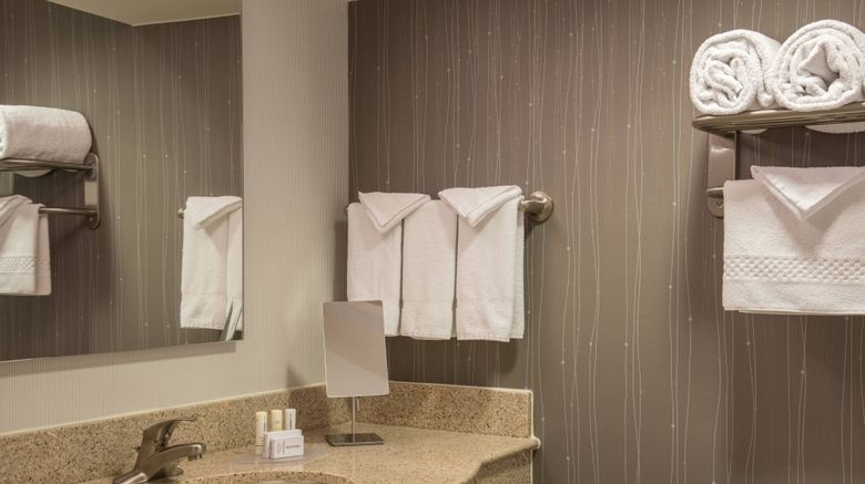<b>Courtyard by Marriott Chapel Hill Room</b>. Images powered by <a href="https://www.leonardoworldwide.com/" title="Leonardo Worldwide" target="_blank">Leonardo</a>.