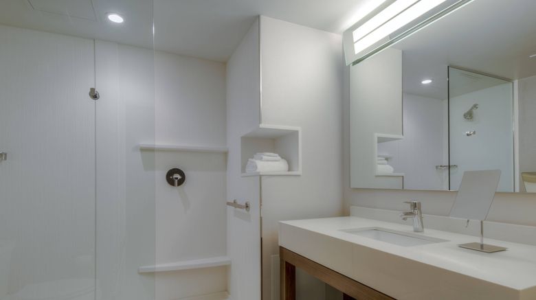 <b>Courtyard Winnipeg Airport Room</b>. Images powered by <a href="https://www.leonardoworldwide.com/" title="Leonardo Worldwide" target="_blank">Leonardo</a>.