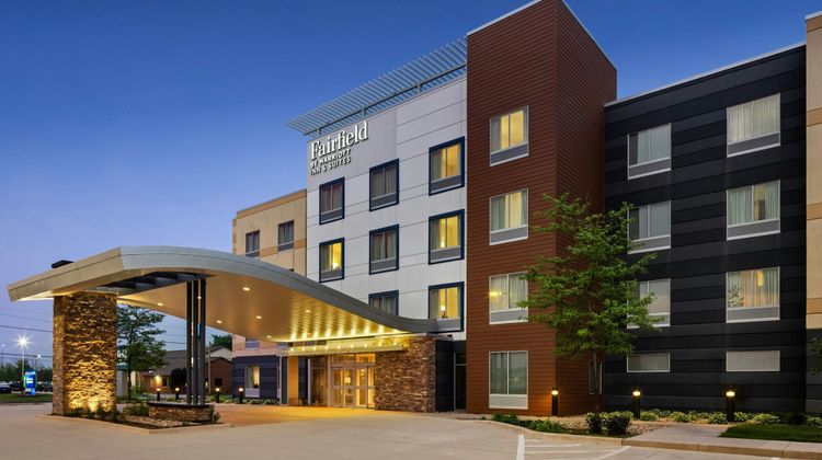 Fairfield Inn & Suites Waterloo Exterior