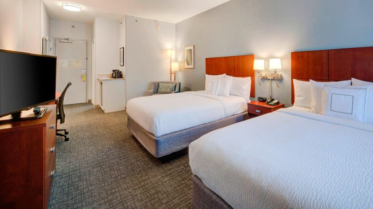 Courtyard Raleigh Crabtree Valley Room