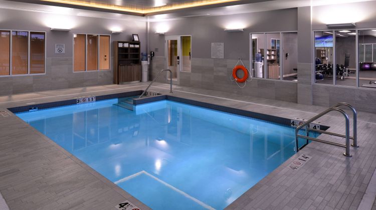 Courtyard Saskatoon Airport Pool