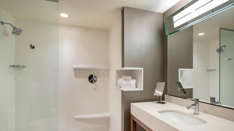 <b>Courtyard by Marriott Calgary South Room</b>. Images powered by <a href="https://www.leonardoworldwide.com/" title="Leonardo Worldwide" target="_blank">Leonardo</a>.