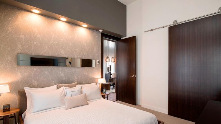 Courtyard by Marriott Calgary South Suite