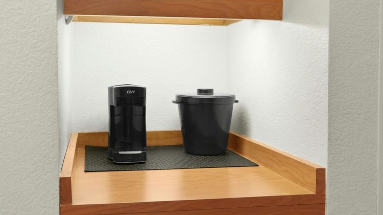 Fairfield Inn & Suites Bedford Suite