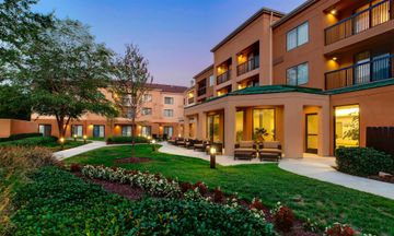 Courtyard by Marriott Richmond Airport