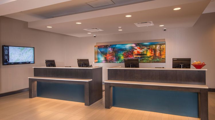 Fairfield Inn & Suites Altoona Lobby