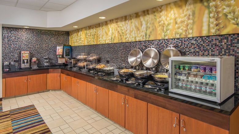 <b>Fairfield Inn & Suites Cleveland Restaurant</b>. Images powered by <a href="https://www.leonardoworldwide.com/" title="Leonardo Worldwide" target="_blank">Leonardo</a>.