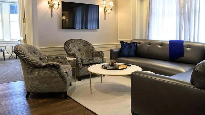 <b>The Lenox Suite</b>. Images powered by <a href="https://www.leonardoworldwide.com/" title="Leonardo Worldwide" target="_blank">Leonardo</a>.