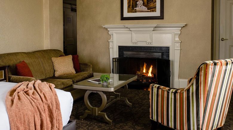 <b>The Lenox Room</b>. Images powered by <a href="https://www.leonardoworldwide.com/" title="Leonardo Worldwide" target="_blank">Leonardo</a>.