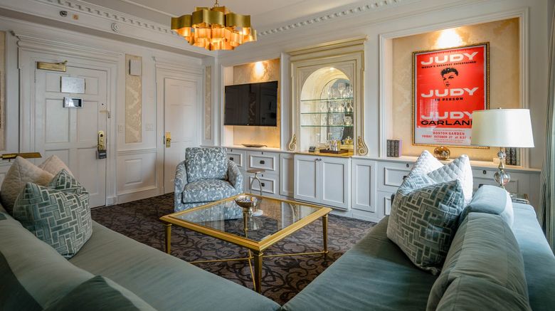 <b>The Lenox Suite</b>. Images powered by <a href="https://www.leonardoworldwide.com/" title="Leonardo Worldwide" target="_blank">Leonardo</a>.