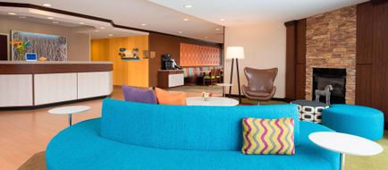 Fairfield Inn & Suites Chicago Lobby