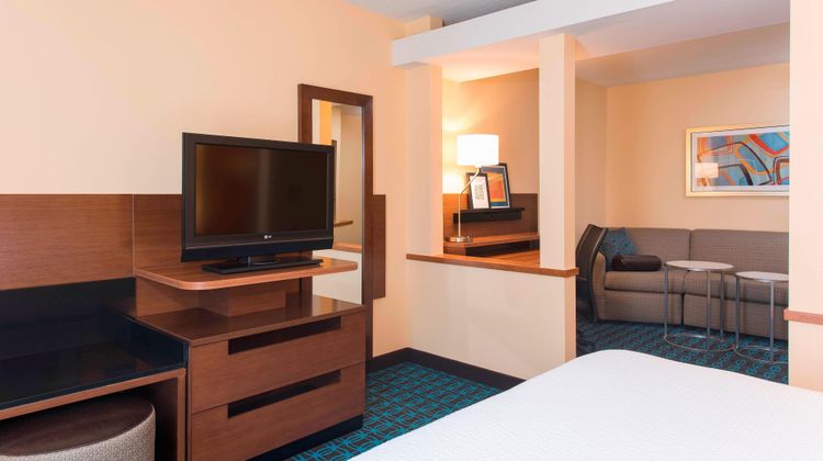 Fairfield Inn & Suites Chicago Suite