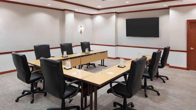 <b>Courtyard by Marriott Stamford Downtown Meeting</b>. Images powered by <a href="https://www.leonardoworldwide.com/" title="Leonardo Worldwide" target="_blank">Leonardo</a>.