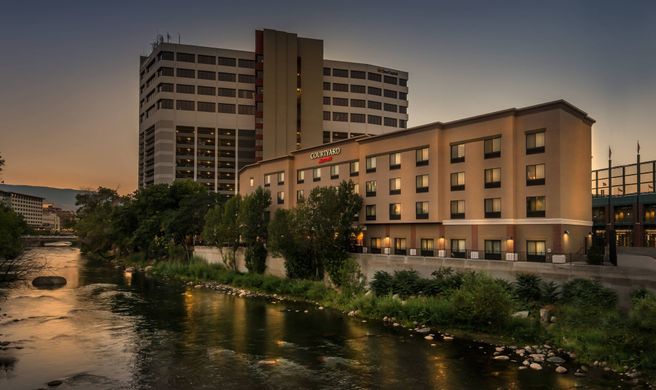 Courtyard Marriott Downtown/Riverfront Exterior