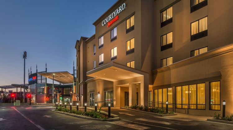 Courtyard Marriott Downtown/Riverfront Exterior