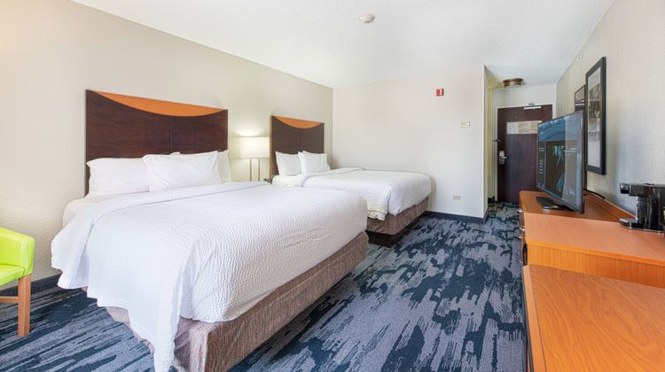 Fairfield Inn/Suites Chicago Naperville Room