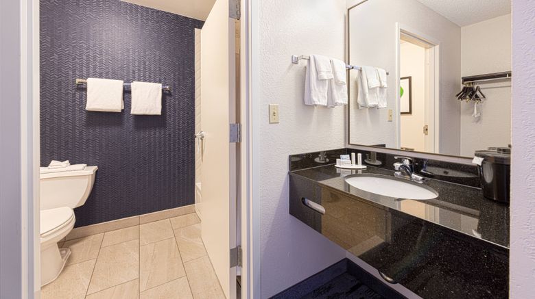 <b>Fairfield Inn/Suites Chicago Naperville Room</b>. Images powered by <a href="https://www.leonardoworldwide.com/" title="Leonardo Worldwide" target="_blank">Leonardo</a>.