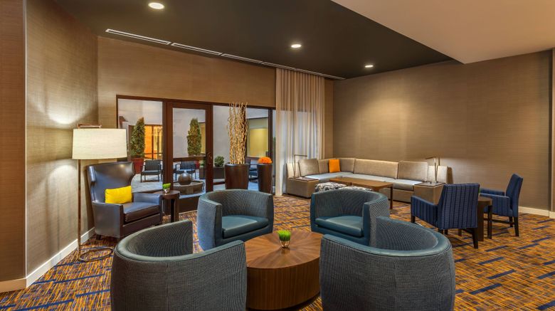<b>Courtyard Marriott Downtown/Riverfront Lobby</b>. Images powered by <a href="https://www.leonardoworldwide.com/" title="Leonardo Worldwide" target="_blank">Leonardo</a>.