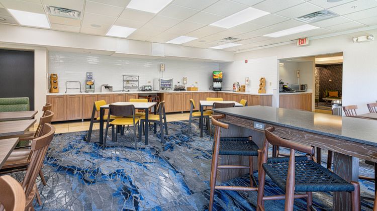 Fairfield Inn/Suites Chicago Naperville Restaurant