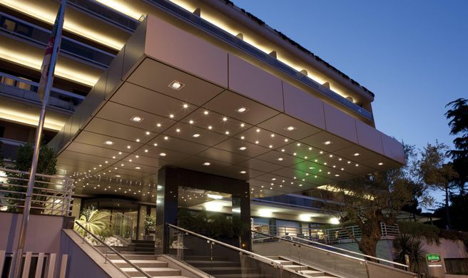 Courtyard by Marriott Rome Central Park Exterior