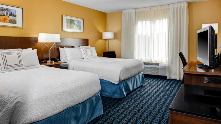 Fairfield Inn & Suites Atlanta Suwanee Room