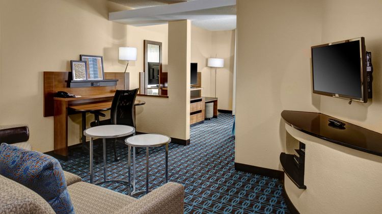 Fairfield Inn & Suites Atlanta Suwanee Suite