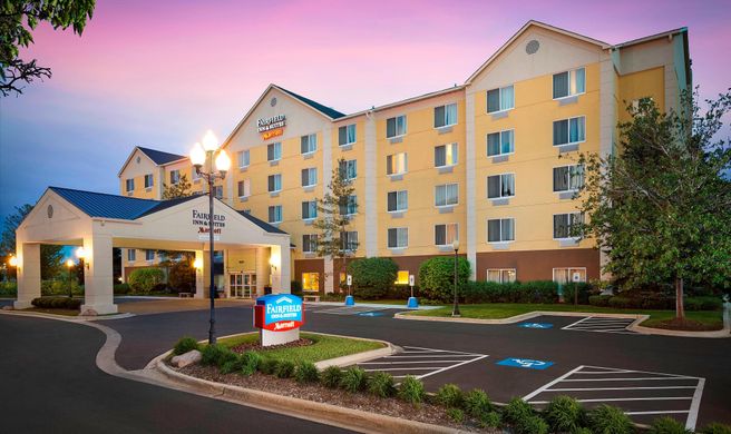 Fairfield Inn & Suites Chicago Midway Exterior