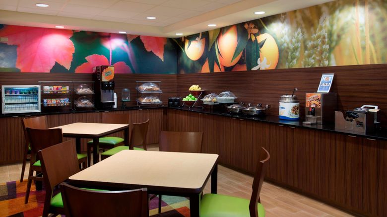 <b>Fairfield Inn & Suites Chicago Midway Restaurant</b>. Images powered by <a href="https://www.leonardoworldwide.com/" title="Leonardo Worldwide" target="_blank">Leonardo</a>.